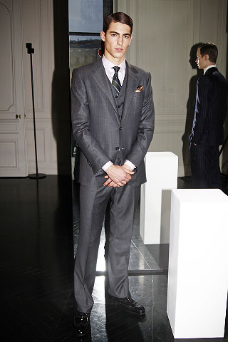 ‘First Class Fashionista’ Help Me Dress My Man in Valentino Runway Fashion First Class Fashionista would like to invite you to shop: Discount Designer Clothes Discount Designer Shoes Discount Designer Handbags *BOOKMARK THIS SITE for Updates* Fashionista Shop for Him in Remembrance...