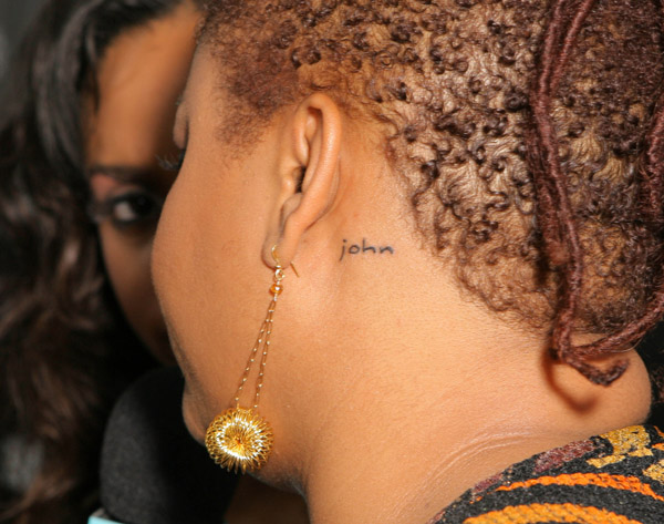 Jill Scott's Neck Tattoo: Celebrity Tattoos jill scott tattoo pictures