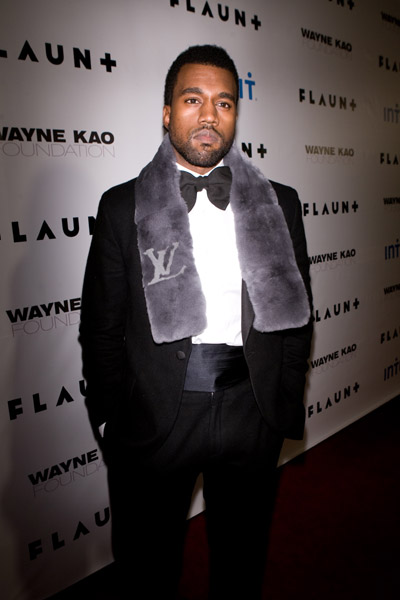 Kanye West Wearing Louis Vuitton Scarf Stock Photo 166147853