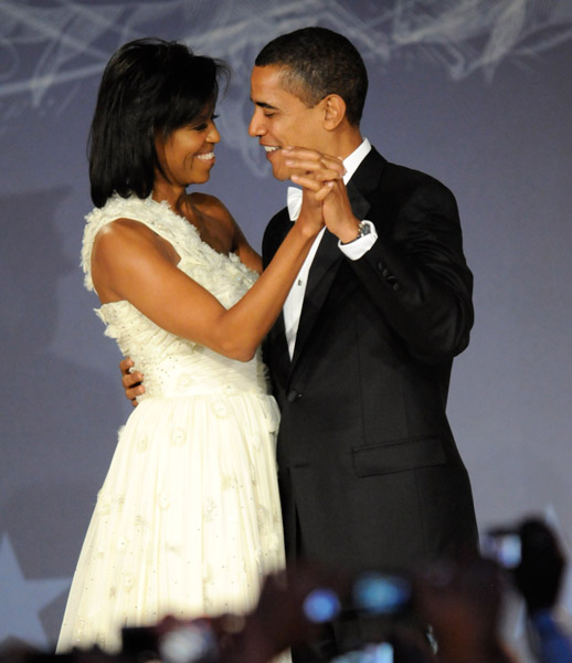 president-barack-obama-and-first-lady-michelle-obama-at-mtv-and-servicenations-be-the-change-live-from-the-inaugural-ball-at-the-washington-hilton10