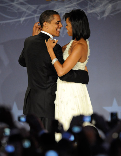 president-barack-obama-and-first-lady-michelle-obama-at-mtv-and-servicenations-be-the-change-live-from-the-inaugural-ball-at-the-washington-hilton3