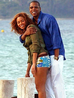 Jay Z and Beyonce Sand and Sun Honeymoon Photo FirstClassFashionista would like to invite you to shop: DesignerClothes@FirstClassFashionistaDesignerShoes@FirstClassFashionistaDesignerHandbags@FirstClassFashionista*BOOKMARK THIS SITE* So cute…So Happy…So blissful. Don’t you agree? Tell our visitors what you think. Jay Z and Beyonce Sighting at...