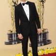 How to Dress Like Taylor Lautner Taylor Lautner on the Red Carpet of the 2010 Academy Awards.Who is Taylor Lautner’s 2010 Academy Awards fashion Designer? Taylor Lautner is wearing Dolce...