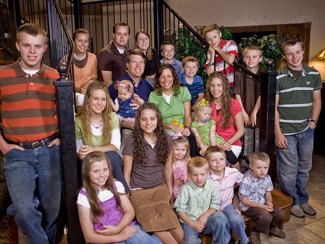 duggar-family-picture.jpg