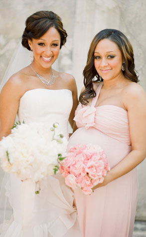 tia mowry and tamera mowry family. Tamera Mowry and Tia Mowry on