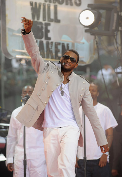 Usher’s Bryant Park Performance on Good Morning America – First Class ...